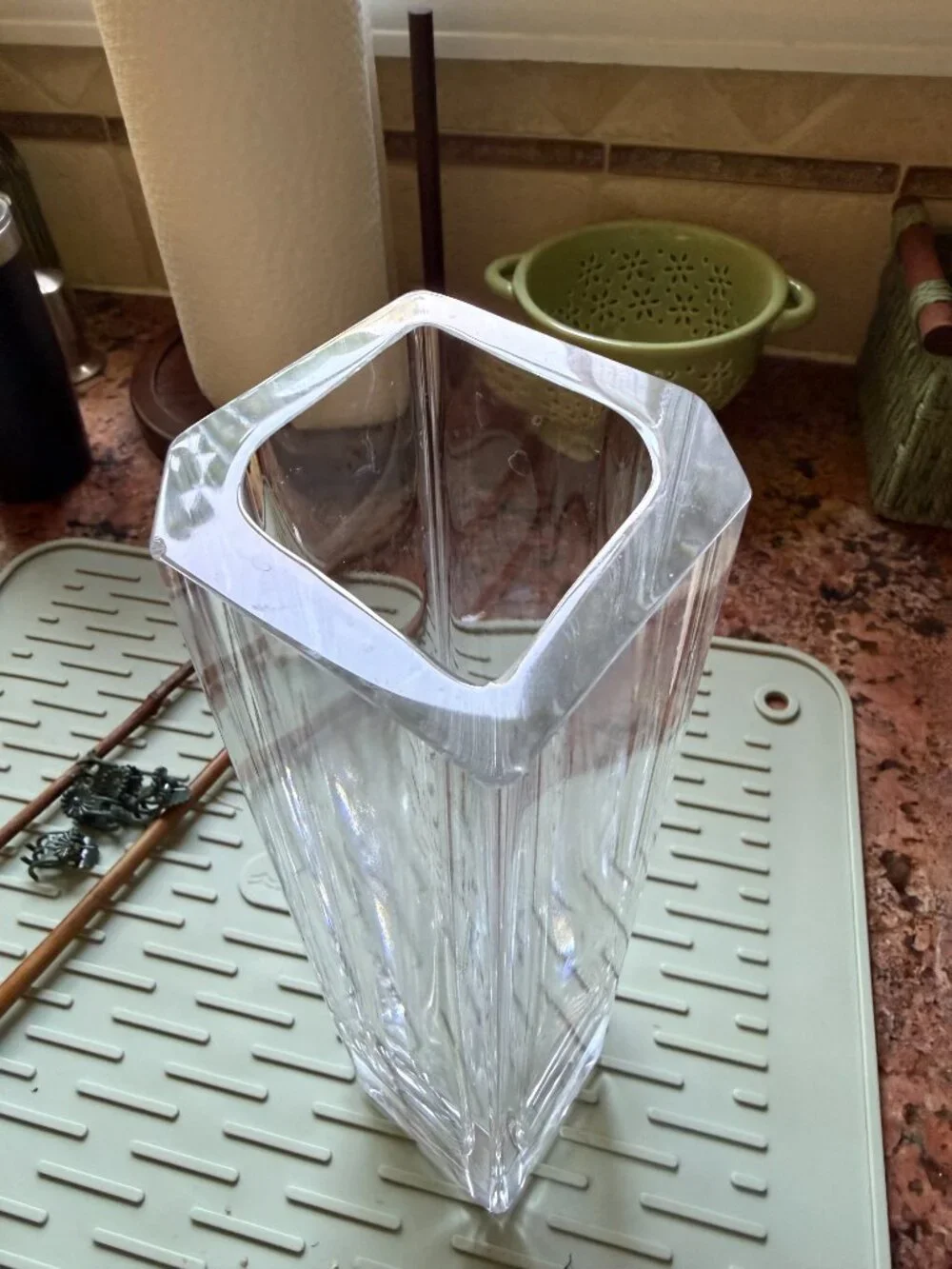 Orrefors Gladiolus Crystal Vase Signed by Lars Hellsten Sweden 4664-22 1996